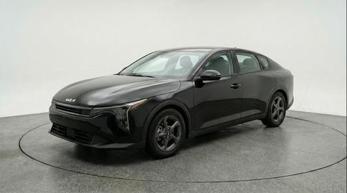 Aurora Black Pearl 2025 Kia K4 LXS