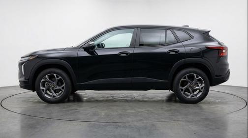 Mosaic Black Metallic 2025 Chevrolet Trax LT