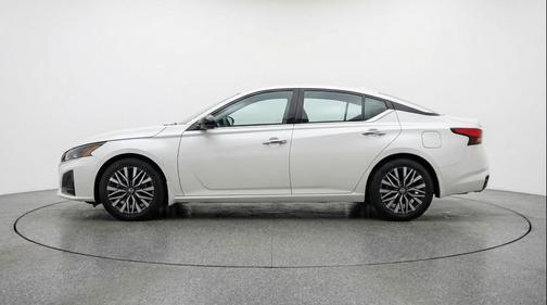 Glacier White 2025 Nissan Altima SV FWD