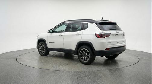 Bright White Clearcoat 2025 Jeep Compass Trailhawk