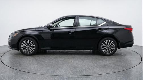 Super Black 2025 Nissan Altima SV FWD