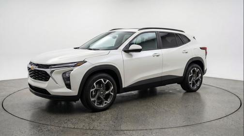 Summit White 2025 Chevrolet Trax LT