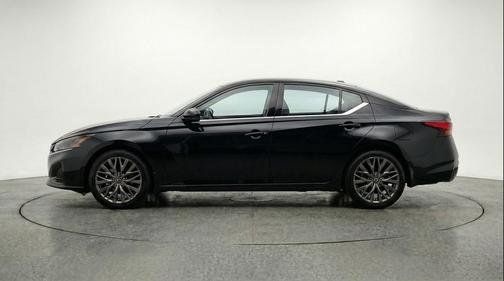 Super Black 2025 Nissan Altima SV FWD