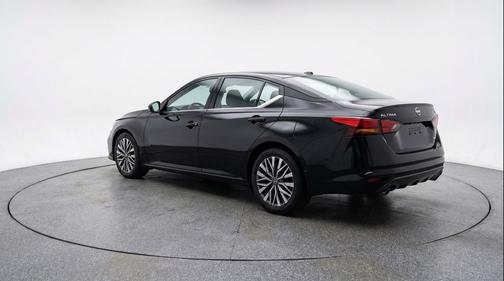 Super Black 2025 Nissan Altima SV FWD
