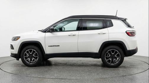 Bright White Clearcoat 2025 Jeep Compass Trailhawk