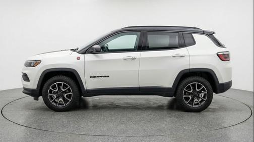 Bright White Clearcoat 2025 Jeep Compass Trailhawk