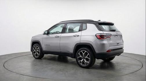 Silver Zynith Metallic Clearcoat 2025 Jeep Compass Limited