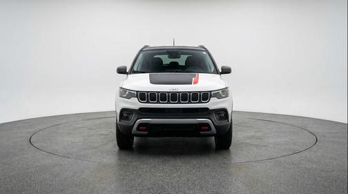 Bright White Clearcoat 2025 Jeep Compass Trailhawk