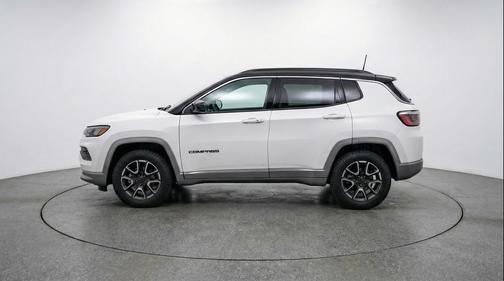 Bright White Clearcoat 2025 Jeep Compass Trailhawk
