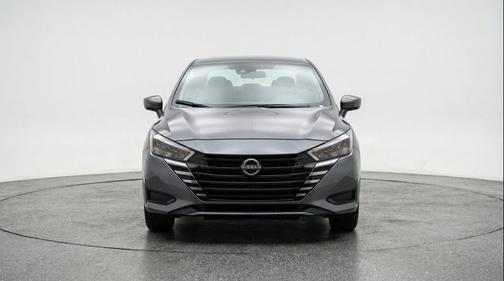 Gun Metallic 2025 Nissan Versa 1.6 SV