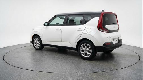 Snow White Pearl 2025 Kia Soul LX