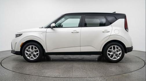Snow White Pearl 2025 Kia Soul LX