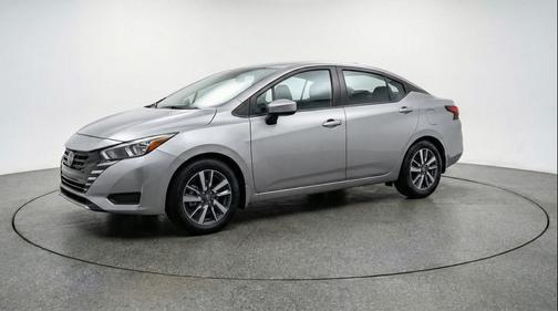 Brilliant Silver Metallic 2025 Nissan Versa 1.6 SV