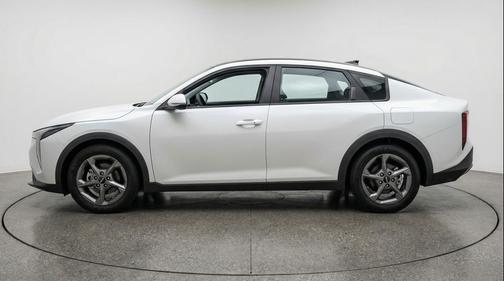 Snow White Pearl 2025 Kia K4 LXS