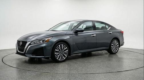 Gun Metallic 2025 Nissan Altima SV FWD
