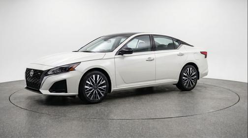 Glacier White 2025 Nissan Altima SV FWD