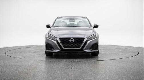 Gun Metallic 2025 Nissan Altima SV FWD