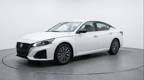 Glacier White 2025 Nissan Altima SV FWD