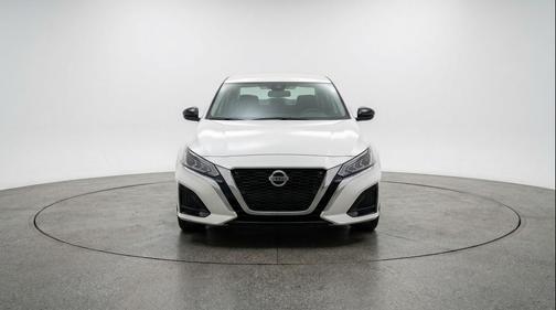 Glacier White 2025 Nissan Altima SV FWD