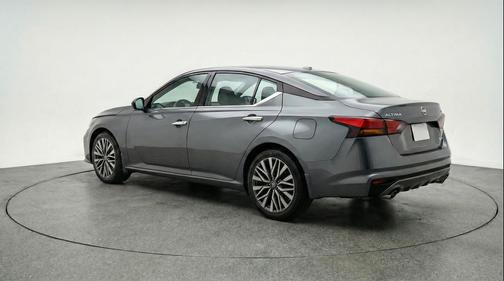 Gun Metallic 2025 Nissan Altima SV FWD
