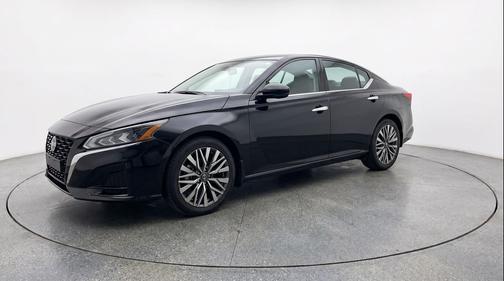 Super Black 2025 Nissan Altima SV FWD