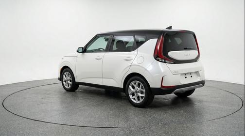 Snow White Pearl 2025 Kia Soul LX