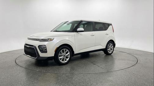 Snow White Pearl 2025 Kia Soul LX