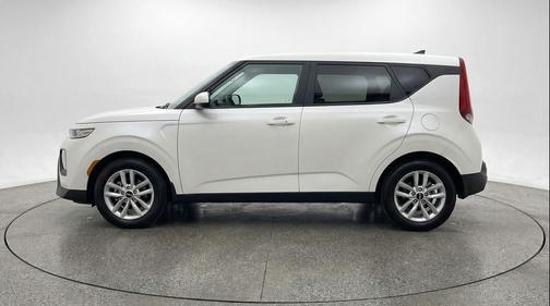 Snow White Pearl 2025 Kia Soul LX