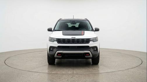 Bright White Clearcoat 2025 Jeep Compass Trailhawk