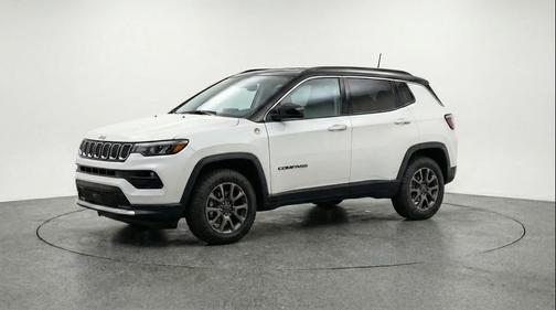 Bright White Clearcoat 2025 Jeep Compass Trailhawk