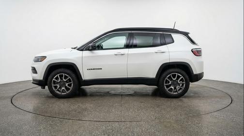 Bright White Clearcoat 2025 Jeep Compass Trailhawk