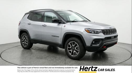 Silver Zynith Metallic Clearcoat 2025 Jeep Compass Trailhawk