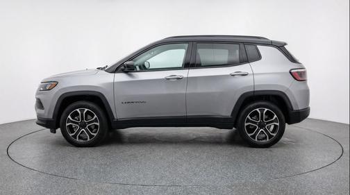 Silver Zynith Metallic Clearcoat 2025 Jeep Compass Trailhawk