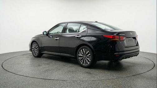 Super Black 2025 Nissan Altima SV FWD