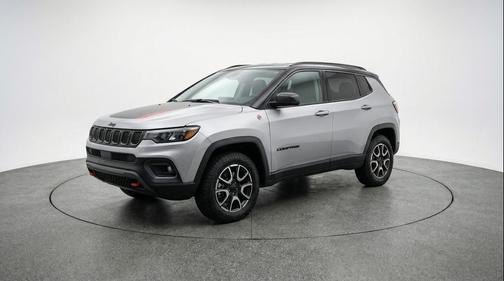 Silver Zynith Metallic Clearcoat 2025 Jeep Compass Trailhawk