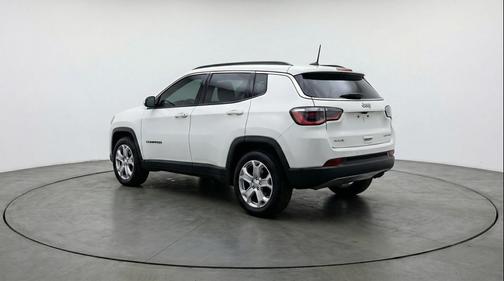 Bright White Clearcoat 2025 Jeep Compass Latitude