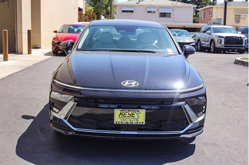 2025 Hyundai SONATA SE