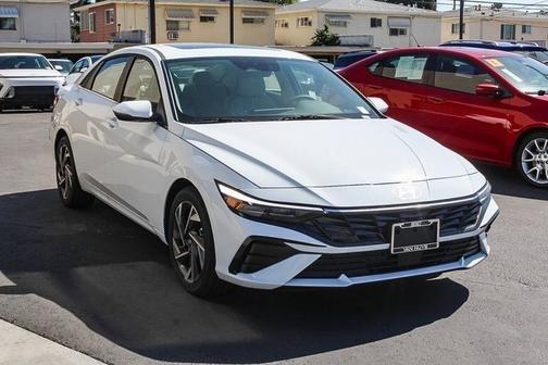 2025 Hyundai ELANTRA Limited