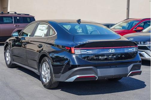 Black 2025 Hyundai SONATA SE