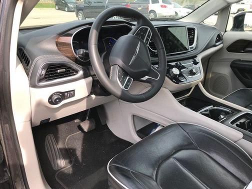 2023 Chrysler Pacifica Hybrid Limited