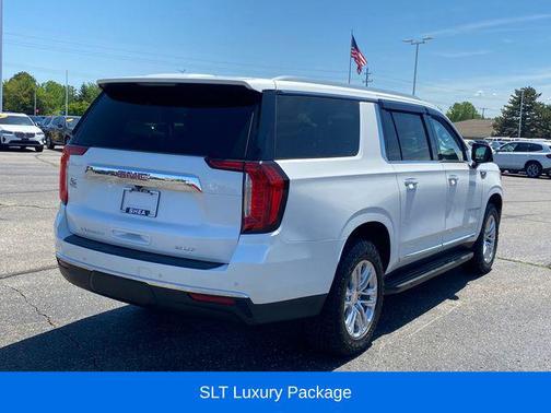 White Frost Tricoat 2022 GMC Yukon XL SLT