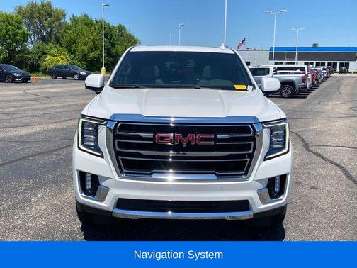 White Frost Tricoat 2022 GMC Yukon XL SLT