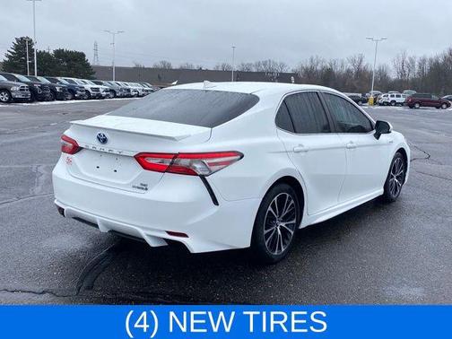 2019 Toyota Camry Hybrid SE