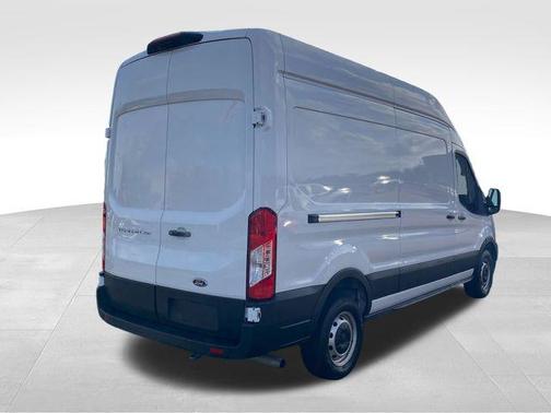 2022 Ford Transit-250 Base