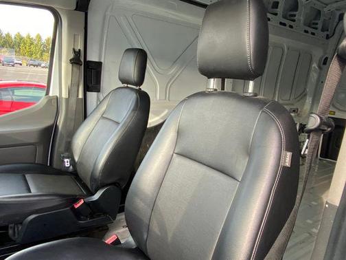 2022 Ford Transit-250 Base