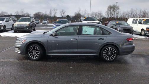 2022 Volkswagen Passat 2.0T Limited Edition