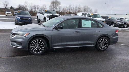 2022 Volkswagen Passat 2.0T Limited Edition