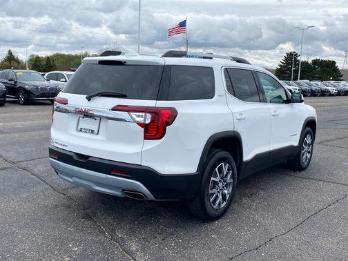 Summit White 2023 GMC Acadia FWD SLT