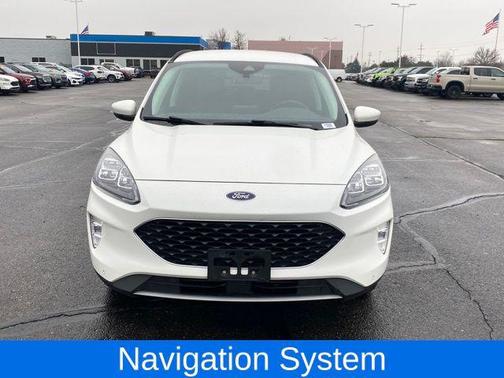 Star White Metallic Tri-Coat 2022 Ford Escape Titanium