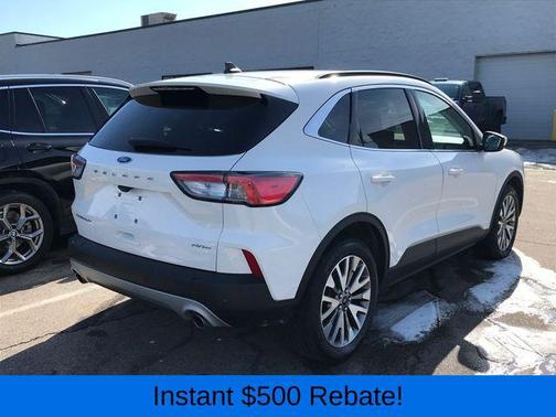 2022 Ford Escape Titanium